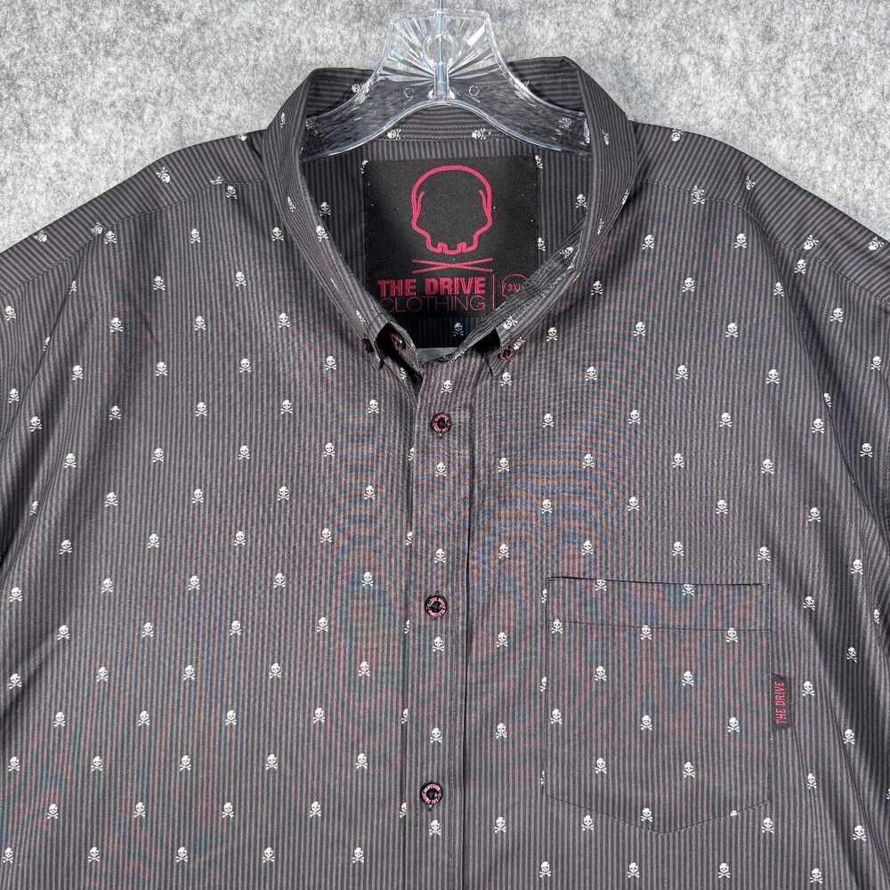 The Drive Clothing Shirt Mens 3XL Black Skulls Flaw Collar Has Wear To It